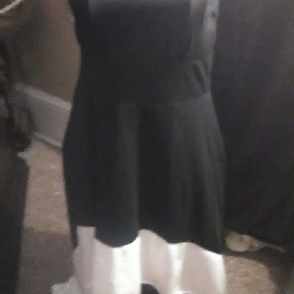 Dress - Picture 4 of 4